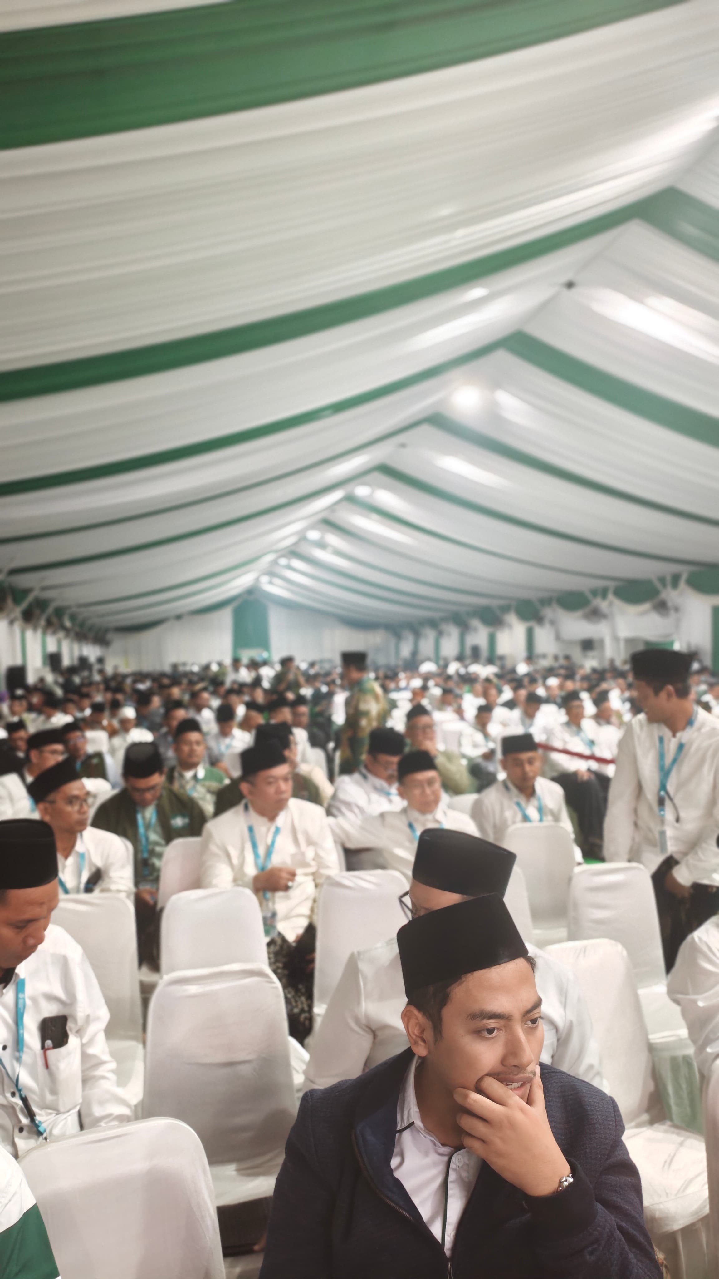 Mengapa Media Lebih Suka Menayangkan 'Pintu Gerbang Roboh' ketimbang Fikih Peradaban?