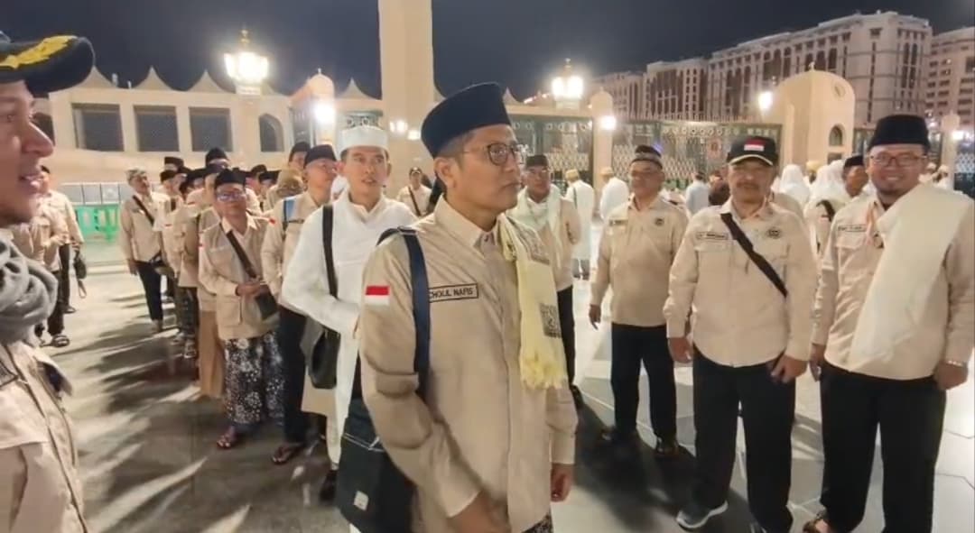 Jelang Sholat Shubuh di Raudhah, Rombongan Musyrif Diny Bermunajat untuk Kemajuan Bangsa Indonesia dan Kesuksesan Penyelenggaraan Haji 2026