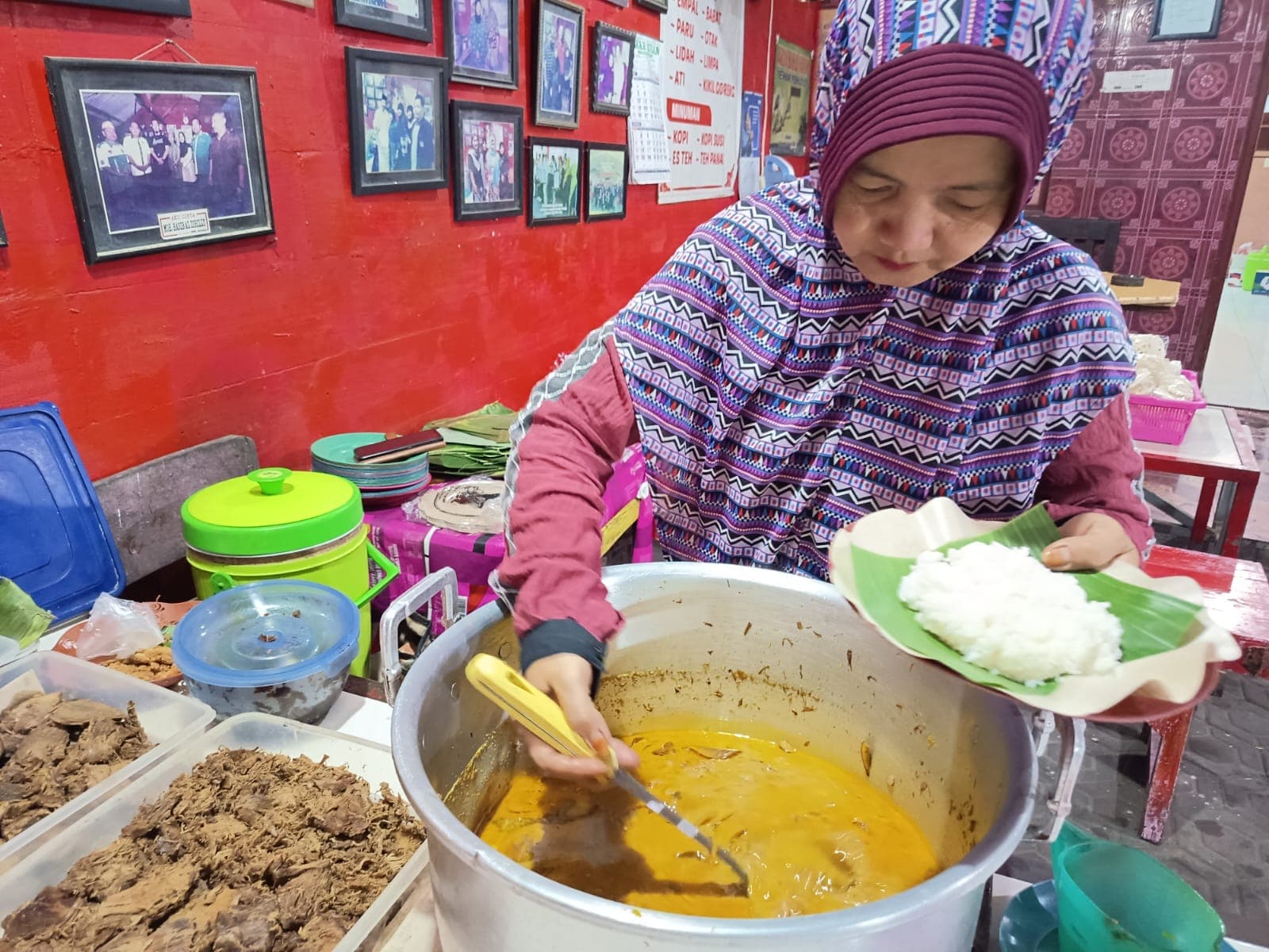 Kebanjiran Berkah Muktamar NU, Warung Kikil Kesukaan Gus Dur Siapkan 1.000 Porsi