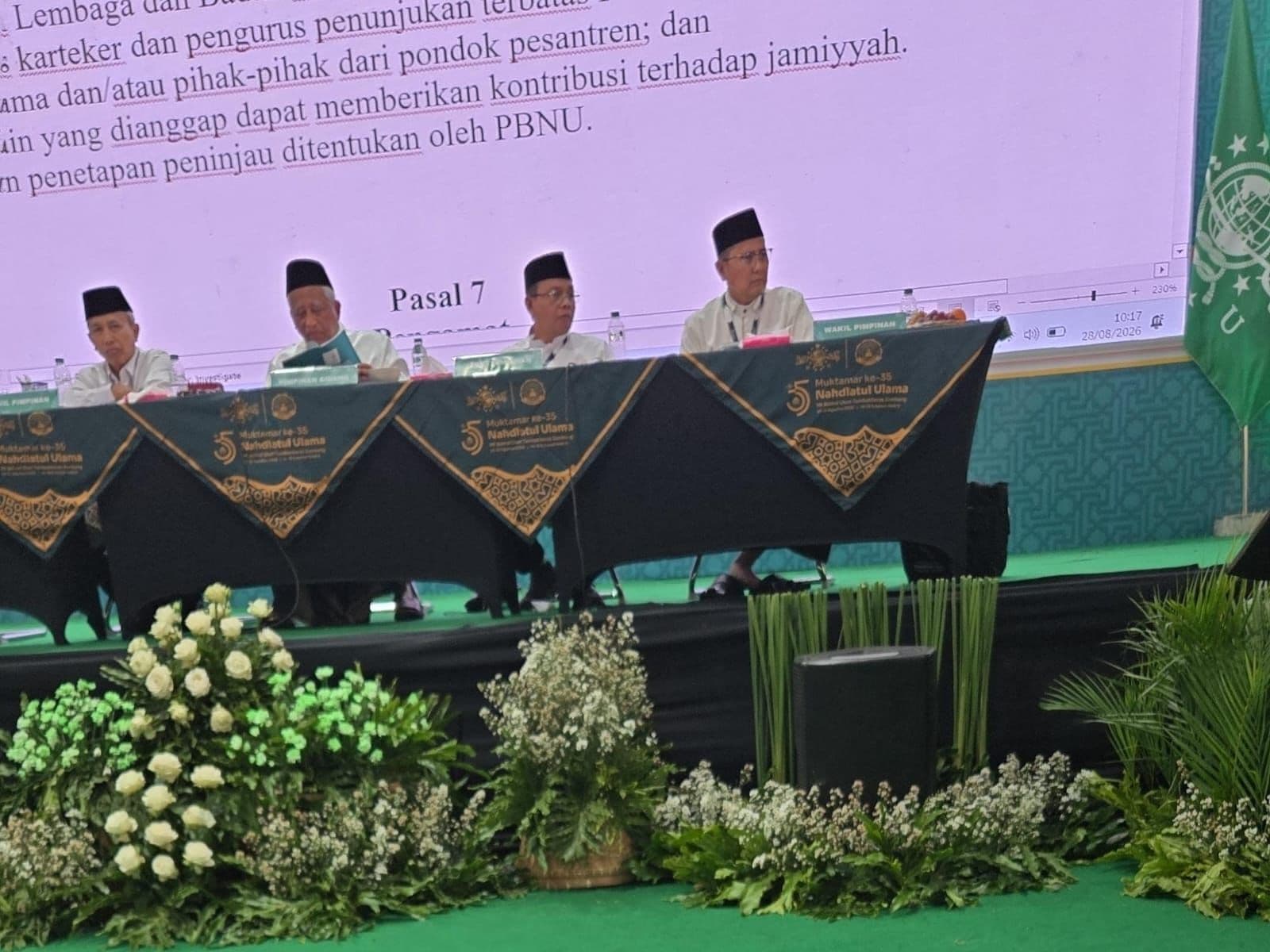 Kiai Cholil Ketuk Palu, Tetapkan Ruang Sidang Komisi Muktamar ke-35 NU Tidak Boleh Merokok