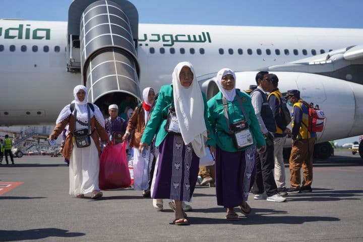 Bertemu Jamaah Haji yang Tiba dari Tanah Suci, Baca 3 Doa Penuh Makna Berikut