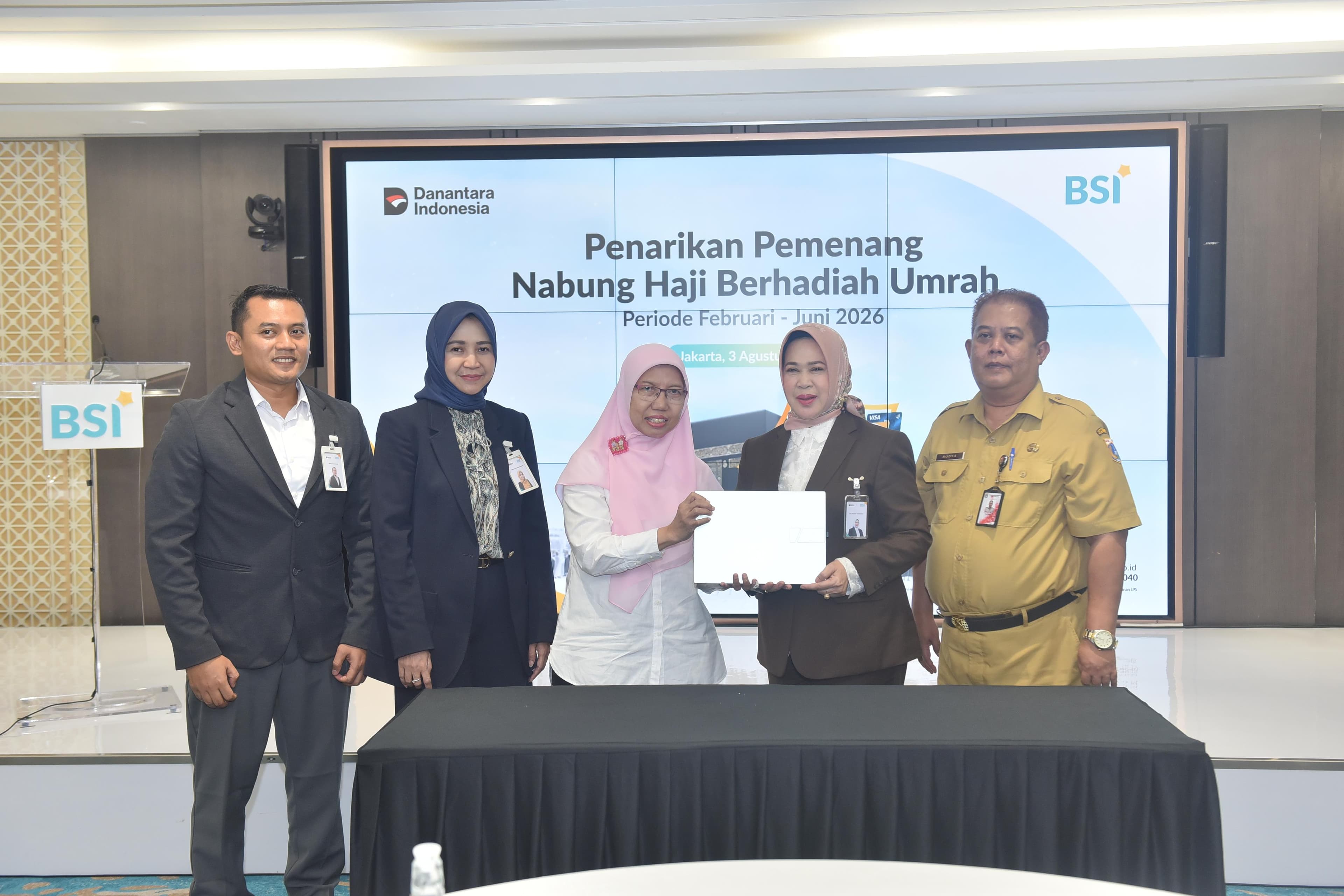 Apresiasi Nasabah Istiqomah, BSI Berangkatkan 50 Pemenang Tabungan Haji Umrah Gratis