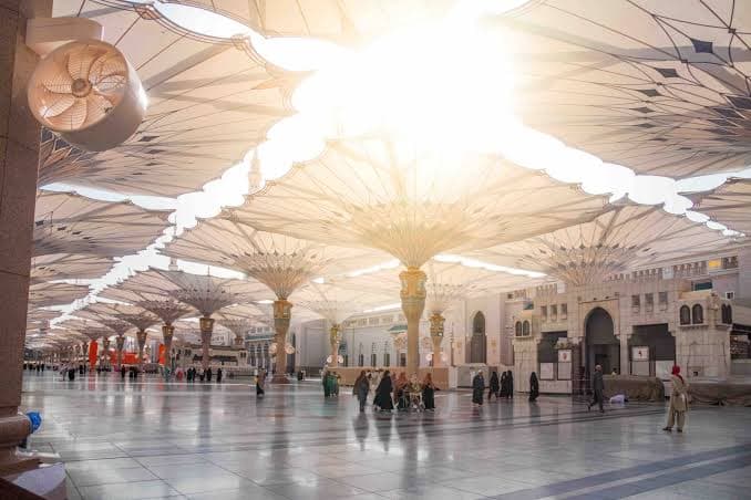 Mau Umrah Musim Panas? Ini Panduan Kesehatan Resmi dari Otoritas Arab Saudi