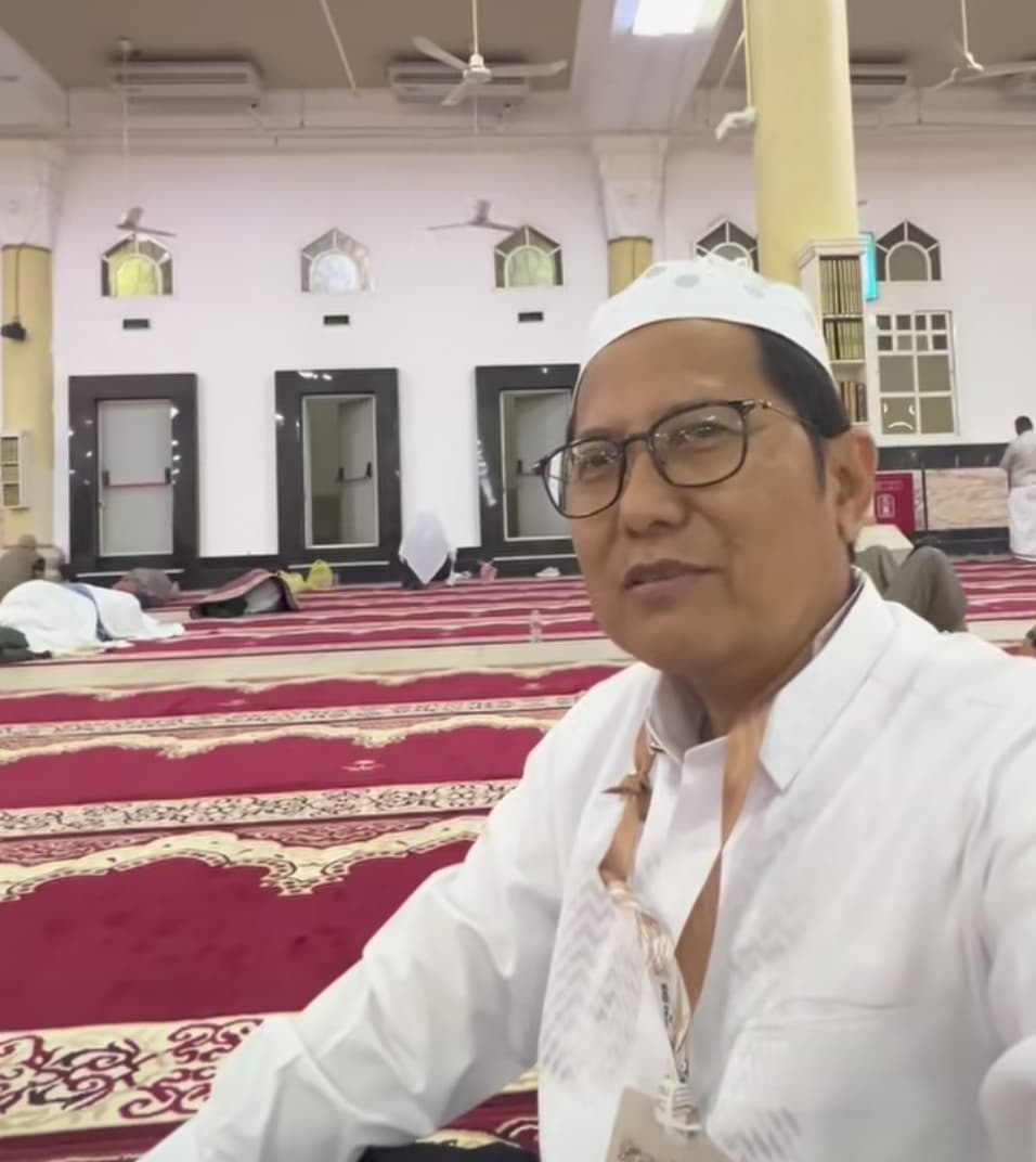 Bermalam di Masjid Al-Khayf Mina, KH Cholil Nafis Ajak Jamaah Hadirkan Hati yang Penuh Dzikir 