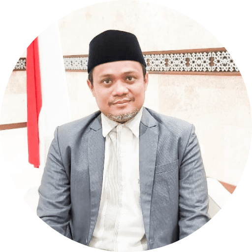 Kutip Hadis, Kiai Muiz Ali Ingatkan Larangan Pria Dan Wanita Saling Menyerupai Busana